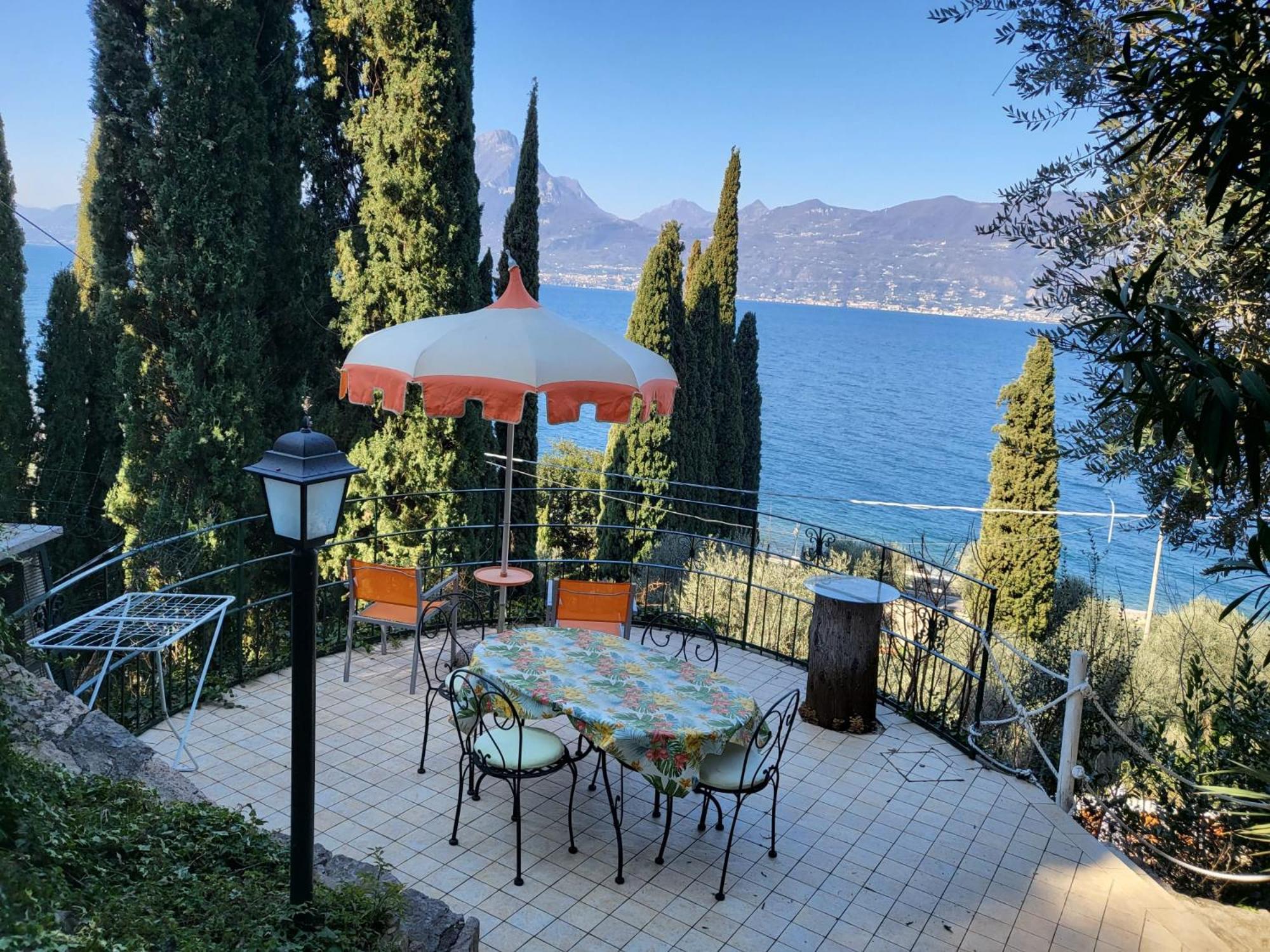 Wonderful Lake View Apartments With Pool With Breakfast Gardasee Torri Del Benaco Exterior foto