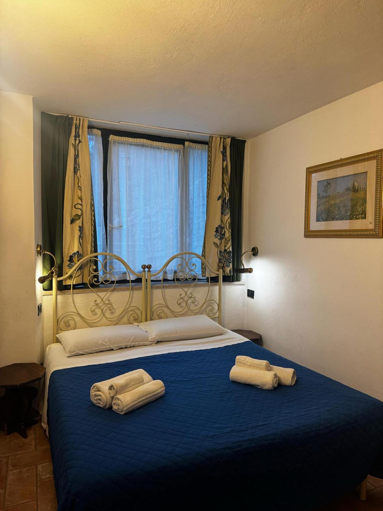 Wonderful Lake View Apartments With Pool With Breakfast Gardasee Torri Del Benaco Exterior foto