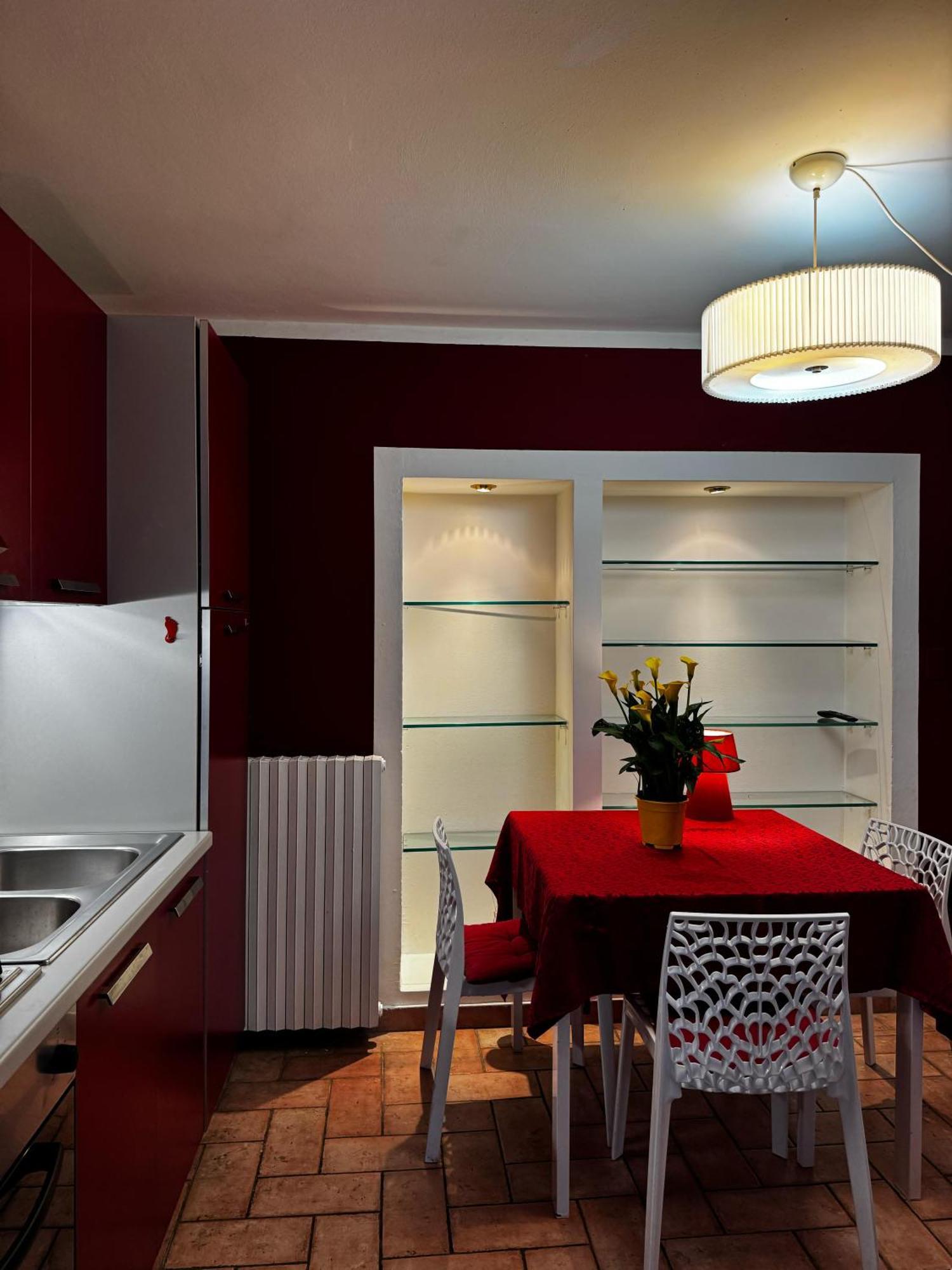 Wonderful Lake View Apartments With Pool With Breakfast Gardasee Torri Del Benaco Exterior foto
