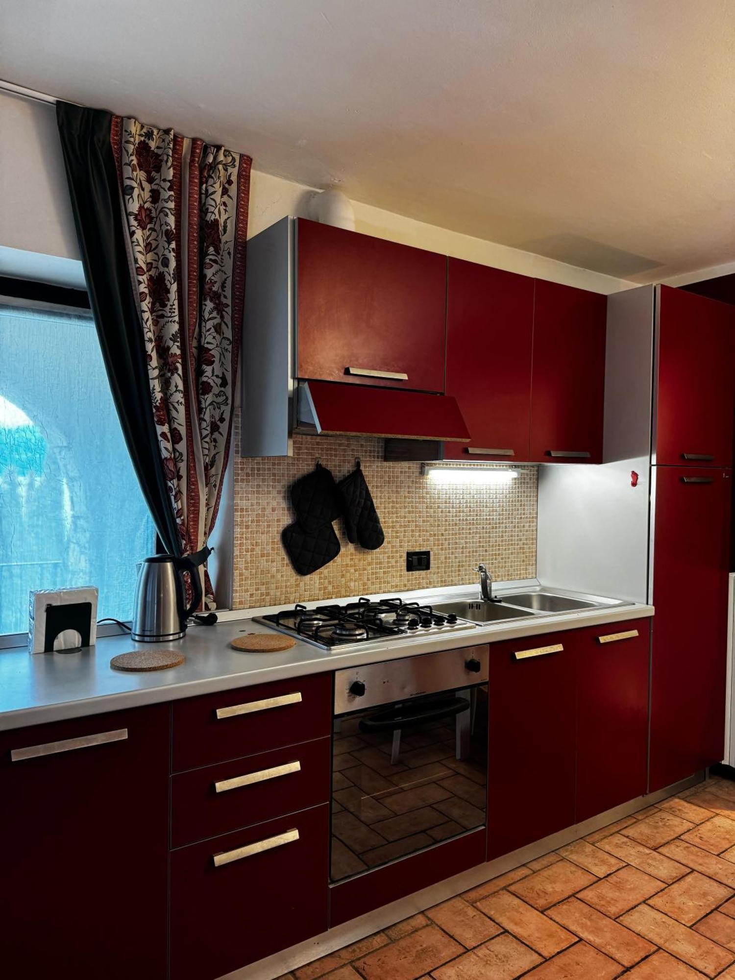 Wonderful Lake View Apartments With Pool With Breakfast Gardasee Torri Del Benaco Exterior foto